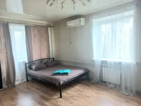 Посуточно 1к.кв ав южный, парк Щербакова Донецк