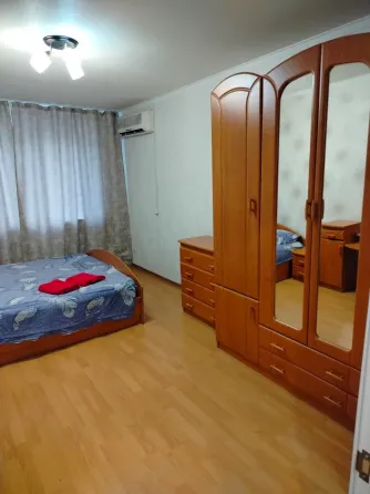 Посуточно 2к.кв. пл. Ленина Донецк