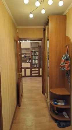 Продаётся 2-х к. кв., бул. Школьный, рядом Крытый рынок/ Донбасс Арена Донецк