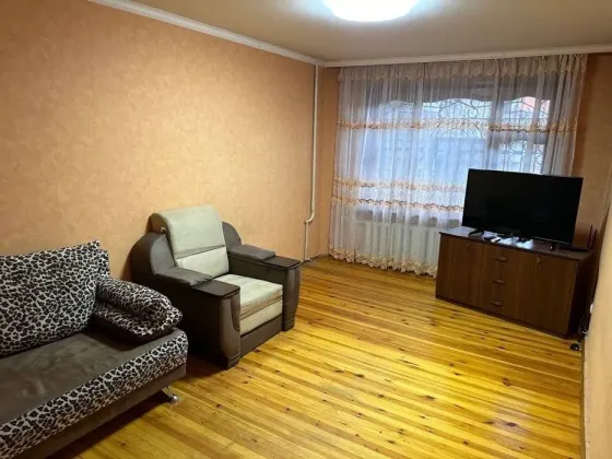 3-к квартира, 70 м2, 8/9 эт. Мариуполь