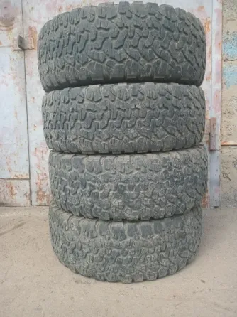 Продаю грязевую резину 275 65 17 Донецк