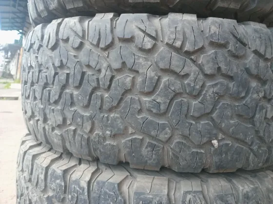 Продаю грязевую резину 275 65 17 Донецк
