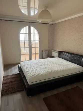 Продам 3-комнатную квартиру с отличным ремонтом и мебелью. Донецк