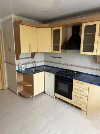 Продам 3-комнатную квартиру с отличным ремонтом и мебелью. Донецк