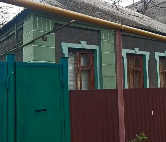 Срочно продается торг газифицированный дом 74 кв.м двухэтажный бокс гараж Партизанский проспект Донецк