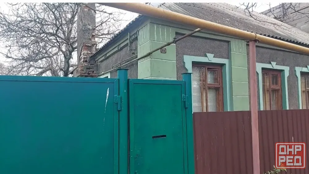 Срочно продается торг газифицированный дом 74 кв.м и 2хэтажный бокс гараж Партизанский проспект Донецк - изображение 2