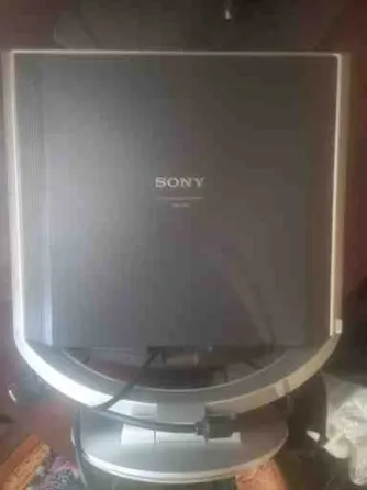 Монитор sony япония б\у,поработал 0,5года 18дюйм,не включается Донецк