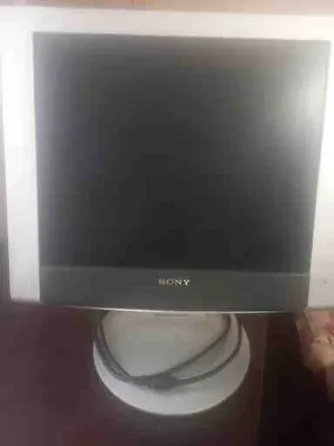 Монитор sony япония б\у,поработал 0,5года 18дюйм,не включается Донецк