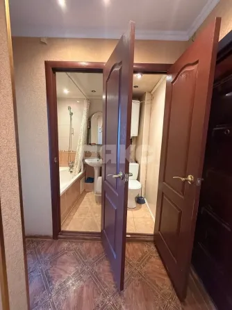Продам отличную 3-комнатную квартиру в самом центре мариуполя на проспекте металлургов. Мариуполь