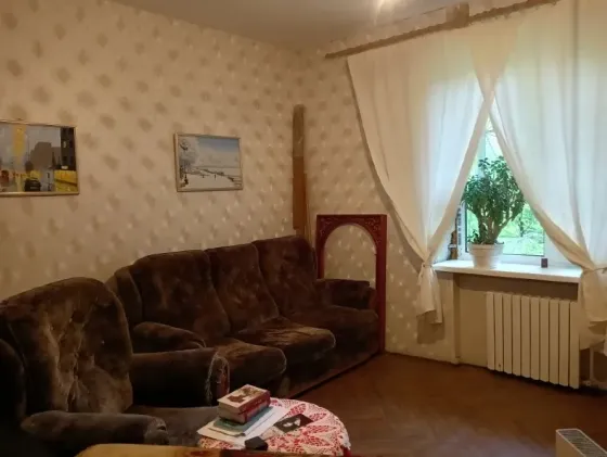 Продам 2-к. квартиру (1/2) в Червоногвардейском р-не Макеевки (12 магазин) Макеевка