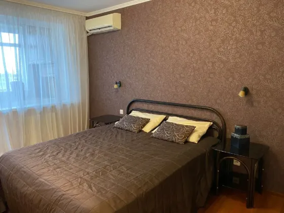 в продаже новая квартира с капитальным качественным ремонтом в комфортных светлых тонах. Мариуполь