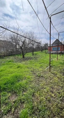 продается уютный дом в селе ильичевском - спокойствие, природа и близость к морю! Мариуполь