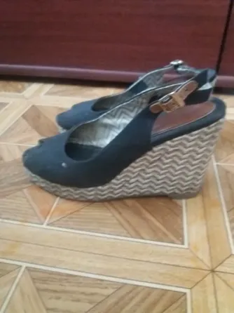 Продам босоножки р. 38 Донецк