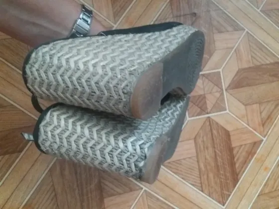 Продам босоножки р. 38 Донецк