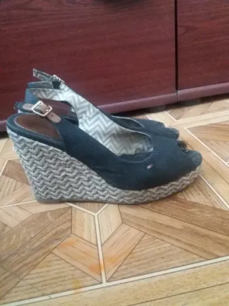Продам босоножки р. 38 Донецк