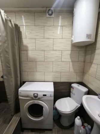 Продается квартира гостиничного типа в Ильичевском районе Мариуполь