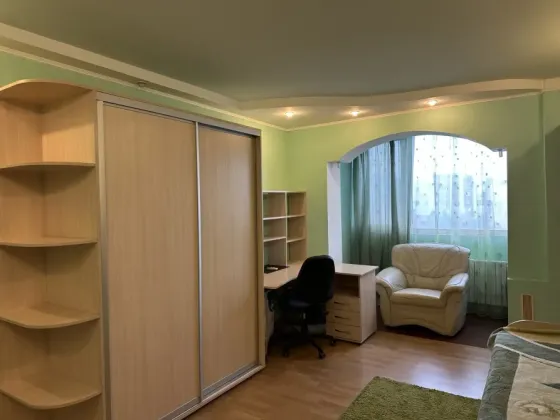 Продам 3-к. кв., Киевский р-н, Шахтерская пл., ул. Батищева Донецк