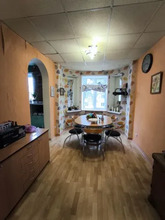 Продается 4-комнатная квартира в Левобережнем районе Мариуполь
