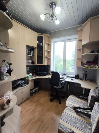 Продается 4-комнатная квартира в Левобережнем районе Мариуполь