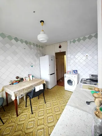 Продажа Просторная светлая 2 к. кв. на ул. Артема. Мариуполь