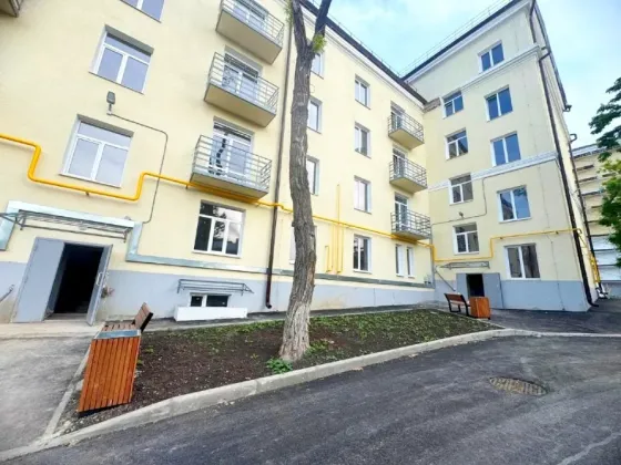 г. Мариуполь Центральный р-он Ул.Артема 2 к.кв Сталинка Мариуполь