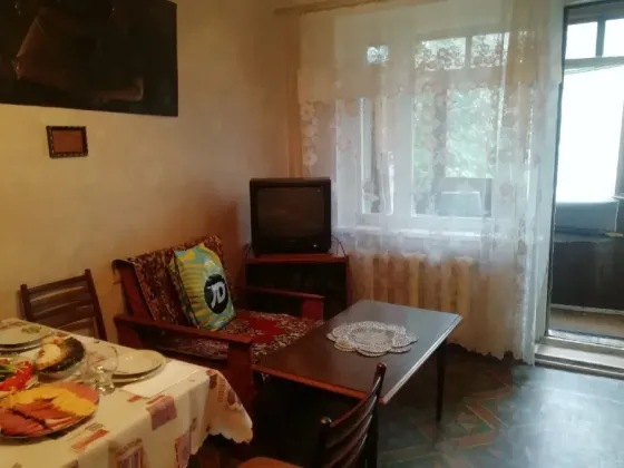 Продам 2-комнатную квартиру в Ворошиловском районе , 3/5. Донецк