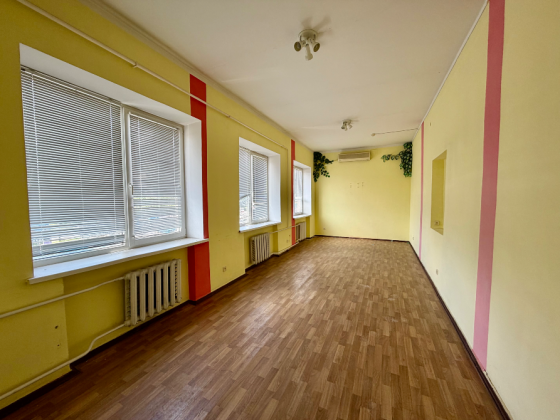 Аренда кабинета центр 28м2 фасад Донецк
