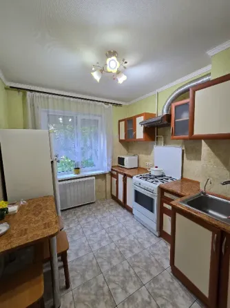 2 к.кв 2/9 Тренёва. "Молоко" Донецк