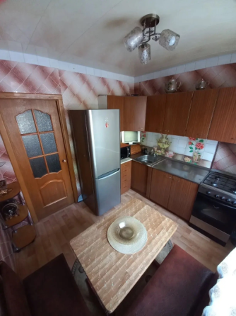 Продам 3к кв в Макеевке. Калининский микрорайон. Гвардейка. Комнаты раздельные. Квартира не угловая Макеевка