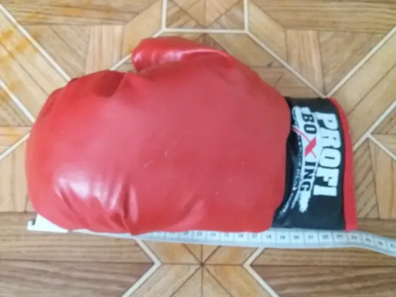 Продам перчатку боксерскую детскую Донецк