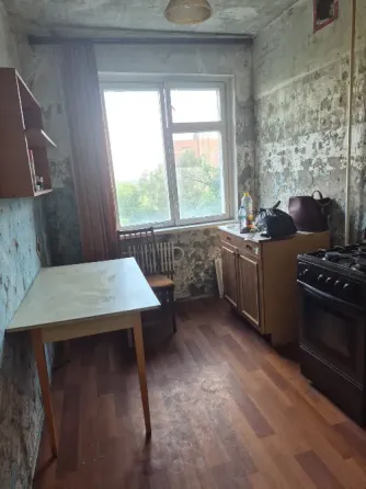 Продам 2 к.кв. на Текстильщике, Петровского, 6/9, удовлетворительное сотояние Донецк