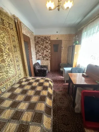 Продам 2-х комнатную квартиру в центре г. Торез, пр-т Гагарина Торез