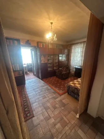 Продам 2-х комнатную квартиру в центре г. Торез, пр-т Гагарина Торез