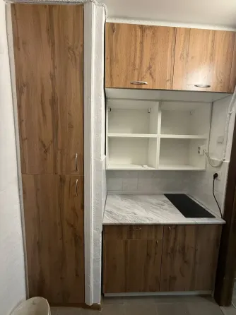 продается уютная студия в живописном приморском районе. Мариуполь
