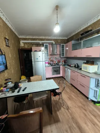 Просторный дом, пл. Бакинских комиссаров Донецк