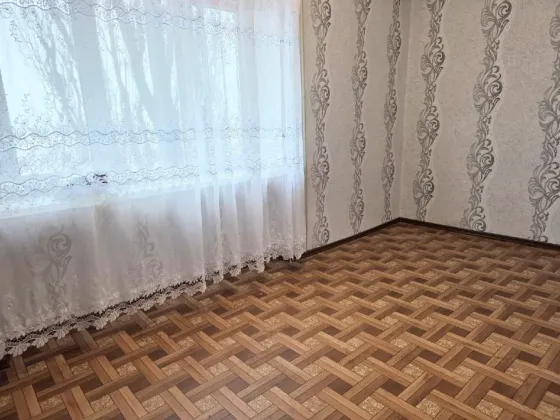 2х комнатная квартира Углегорск