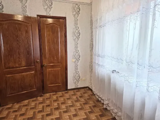 2х комнатная квартира Углегорск