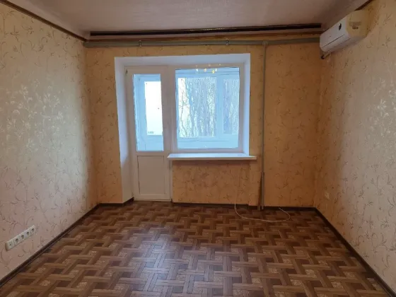 2х комнатная квартира Углегорск