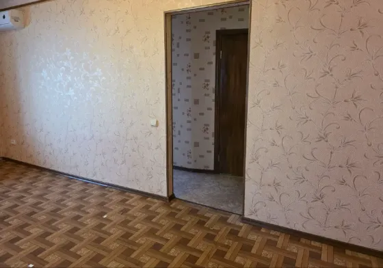 2х комнатная квартира Углегорск