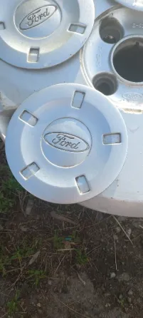 Заглушка на ленкосплавный диск Ford Fiesta MK5 Донецк
