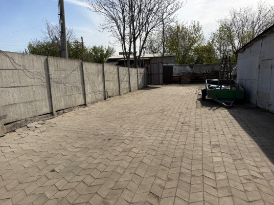 Продается коммерческая недвижимость, 250м. кв. , склады,, хостел, офисы площадь Свободы Донецк