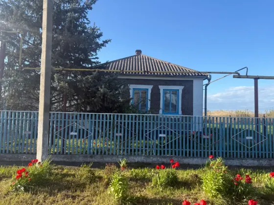 Продается уютный дом в пригороде Мариуполя, в поселке Сартана. Мариуполь