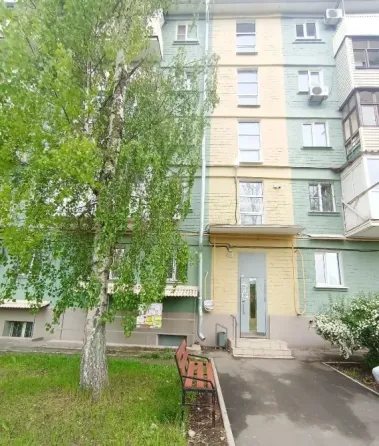 Продаётся  3-х комнатная квартира. Мариуполь
