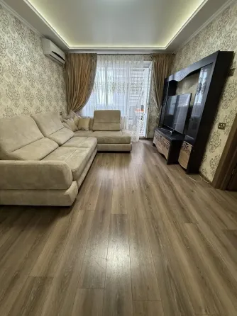 Продается прекрасная двухкомнатная квартира с раздельными комнатами Мариуполь