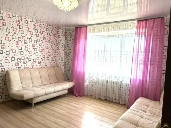 2-комнатная квартира в Калининском р-не, улица Ходаковского, 6 Донецк