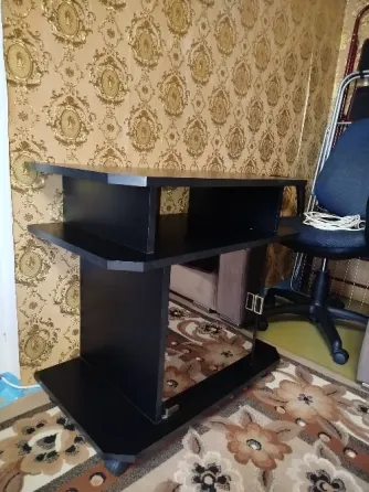 Продам тумбу под телевизор Донецк