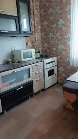 1 ком чешка Петровского,187 Донецк