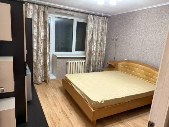Продаётся 4х ком. квартира на пл. Конституции Донецк