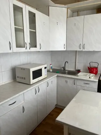 Сдам 2к кв Крытый рынок,вода по графику, бойлер. Донецк