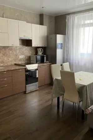 1-ая квартира в Ленинском р-не,ориентир оцкб Донецк